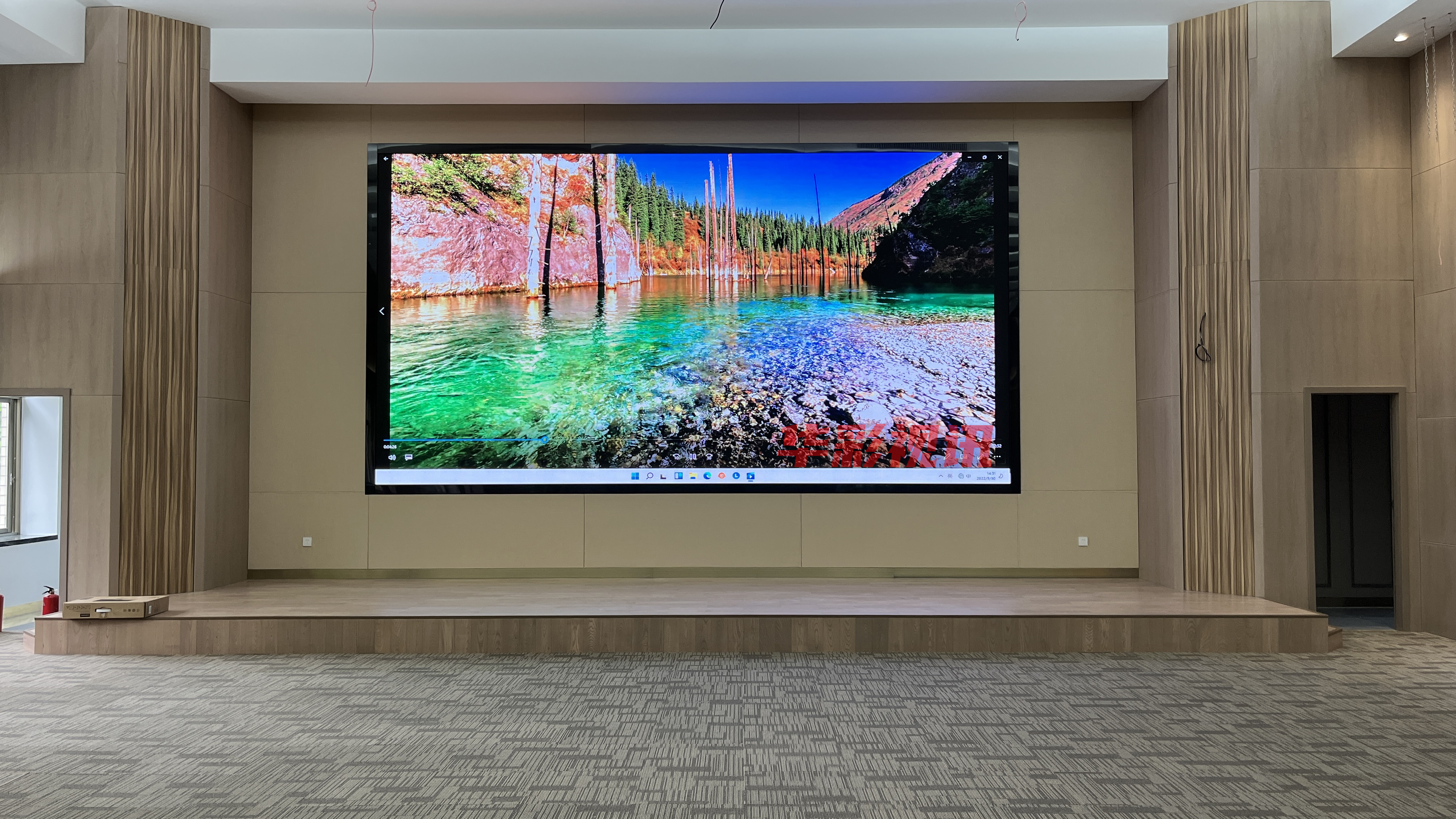 广州某大学学术报告厅P2 LED显示屏